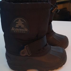 Kamikaze kids size 11 snow boots